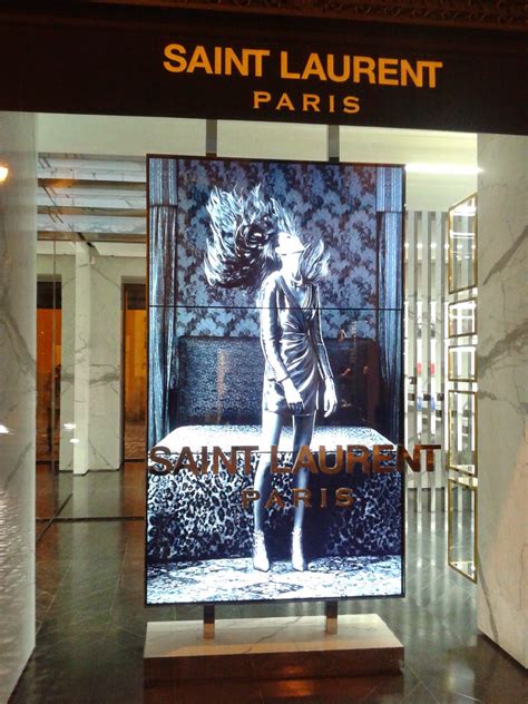 yves saint laurent rinascente roma|Piazza San Lorenzo in Lucina .